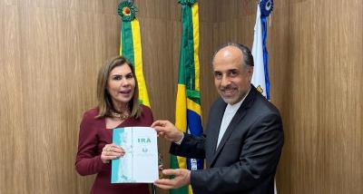 دیدار نکونام سفیر ایران در برزیل با رئیس دانشگاه دولتی آکری